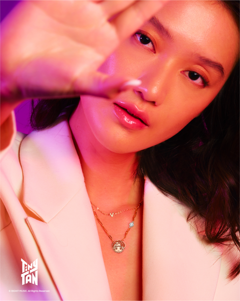 Frank & co.’s TinyTAN Diamond Necklace (V)