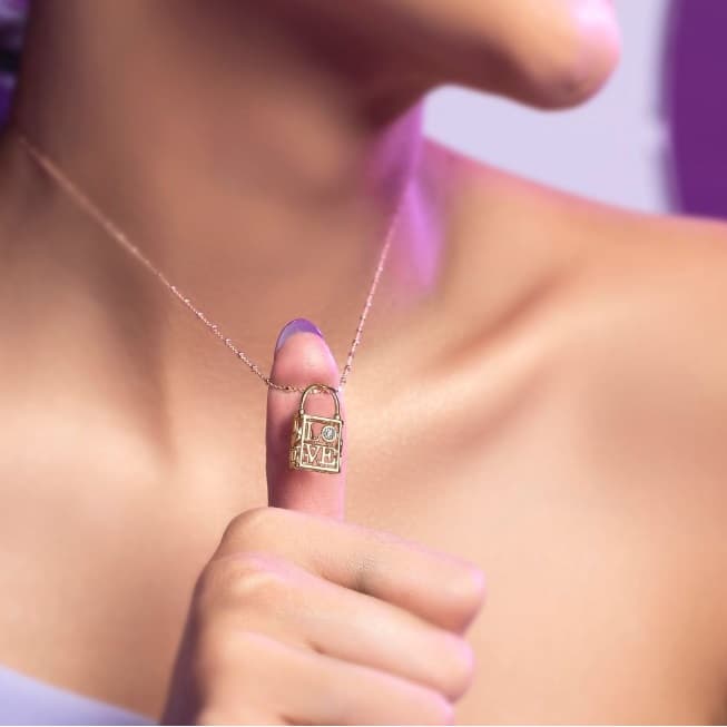 Model Kalung Emas Terbaru yang Memukau - Cantik & Berkualitas!