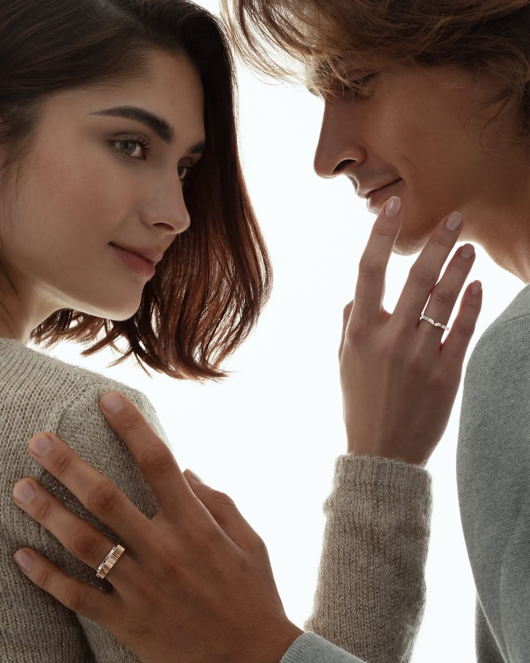 Cincin Couple yang Melambangkan Cinta Abadi, Pilih yang Tepat untuk Momen Spesial