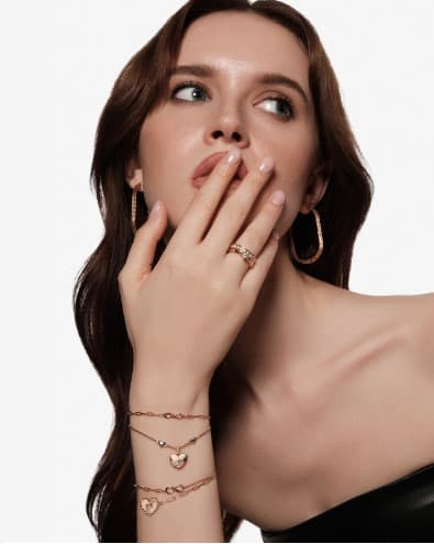 Fashion Statement dengan Perhiasan Emas, Cara Tampil Berani dan Percaya Diri