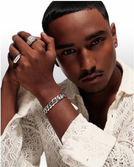 8 Ide Kado untuk Pasangan Pria yang Romantis dan Berkesan