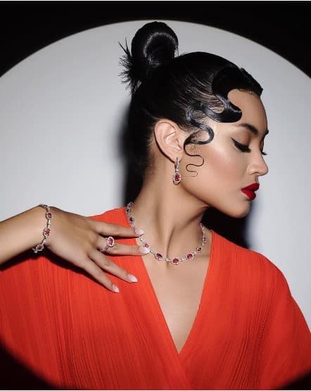 Padu Padan Perhiasan Merah Putih untuk Hari Kemerdekaan