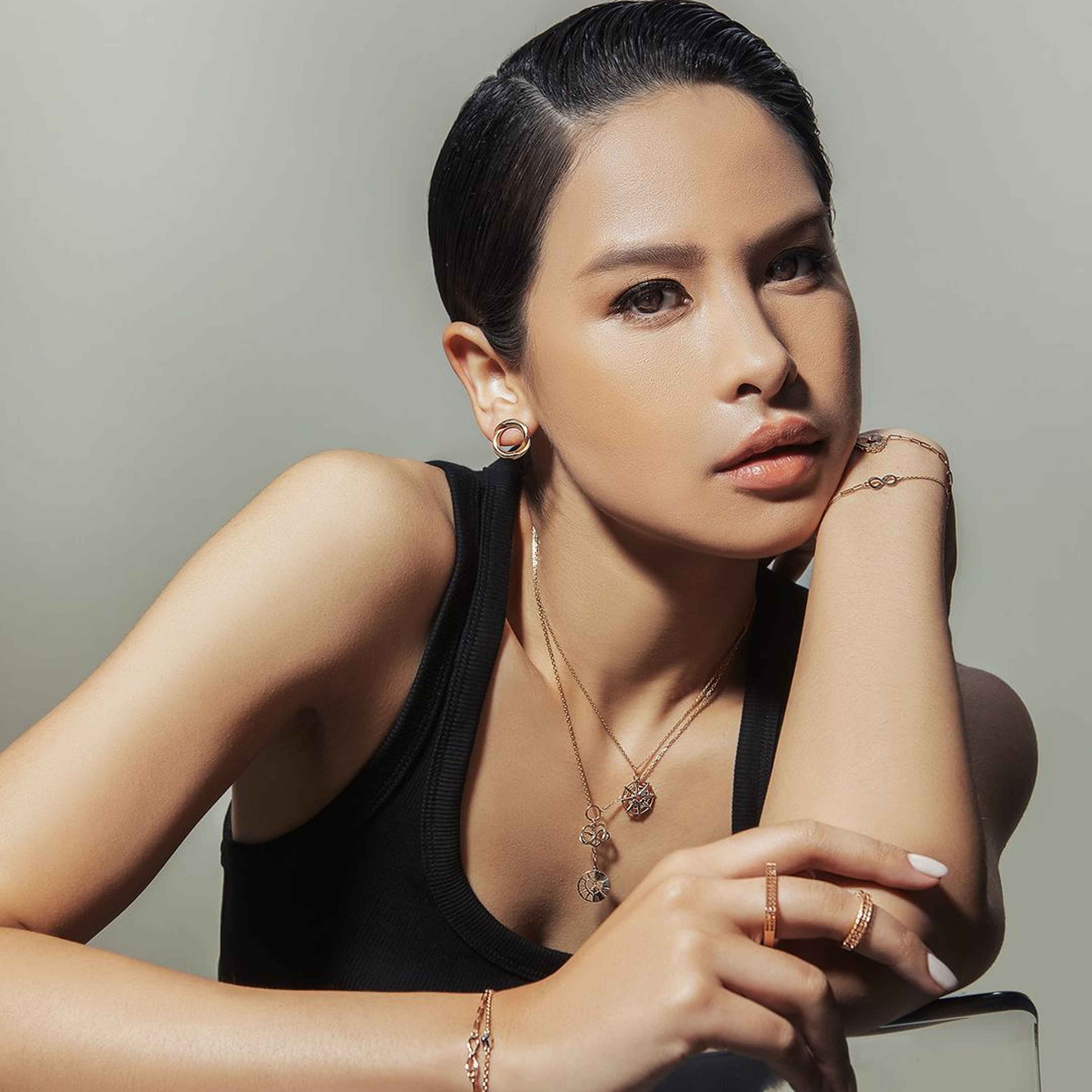 Tips Styling Perhiasan yang Menawan untuk Liburan